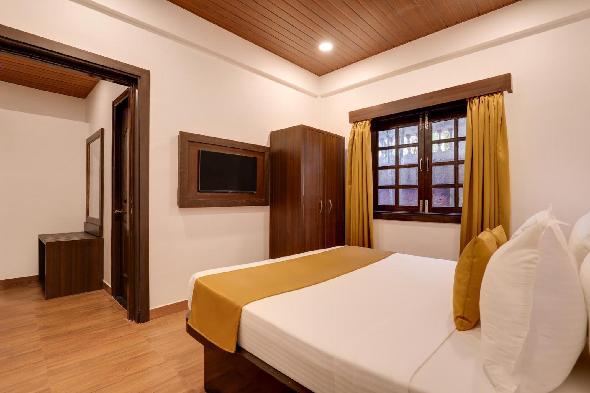 Lemon Tree Hotel, Dapoli Luaran gambar